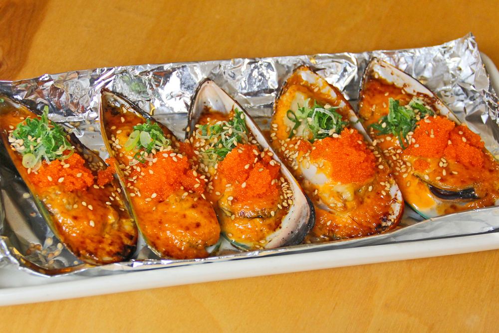 Order Baked Green Mussels food online from Bishamon Japanese Restaurant & Karaoke Lounge store, Covina on bringmethat.com