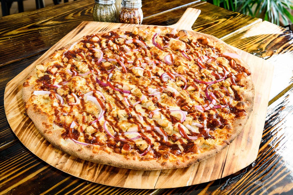 Order BBQ Chicken Pizza - Small 12'' food online from Flamez wood fired pizza store, Blackwood on bringmethat.com