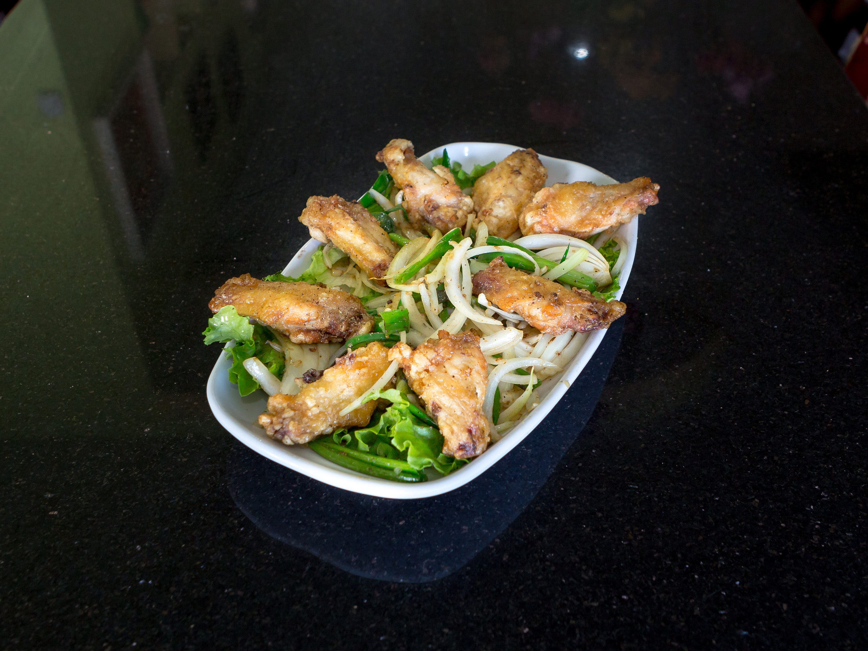 Order 11. Salt and Pepper Chicken Wings food online from Yummy Pho store, Oceanside on bringmethat.com