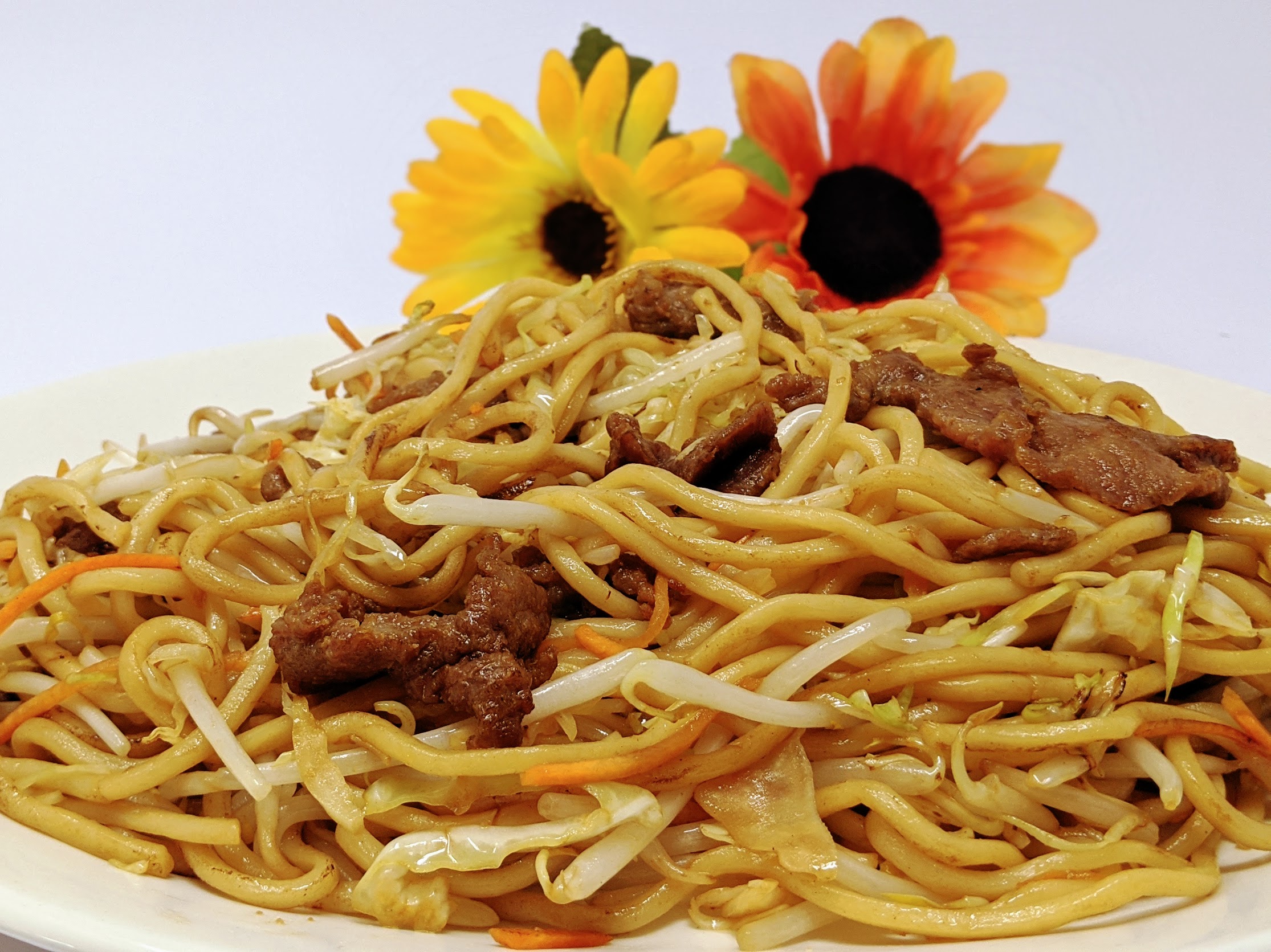 Order Beef Chow Mein food online from Sunflower store, Hayward on bringmethat.com