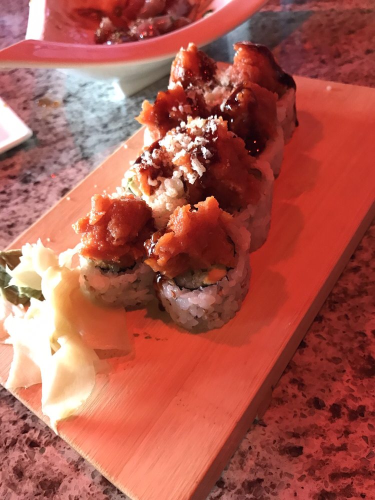 Order Volcano Roll food online from Jade Grille store, Pittsburgh on bringmethat.com