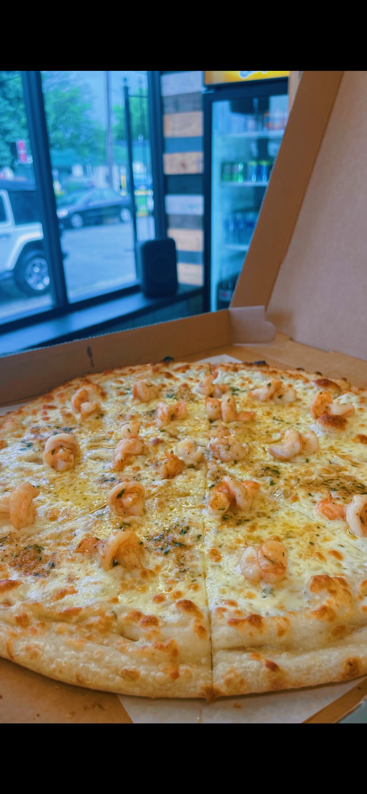 Order Garlic Shrimp Pizza food online from Avenue Pizza store, Bloomfield on bringmethat.com
