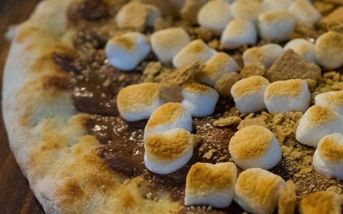 Order S'more Pizza food online from Pazza Pizza store, Chicago on bringmethat.com