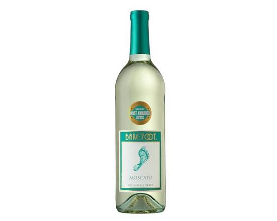 Order Barefoot Moscato, 750ml wine (9% ABV) food online from 50th Street Liquor, Beer & Wine store, Lubbock on bringmethat.com