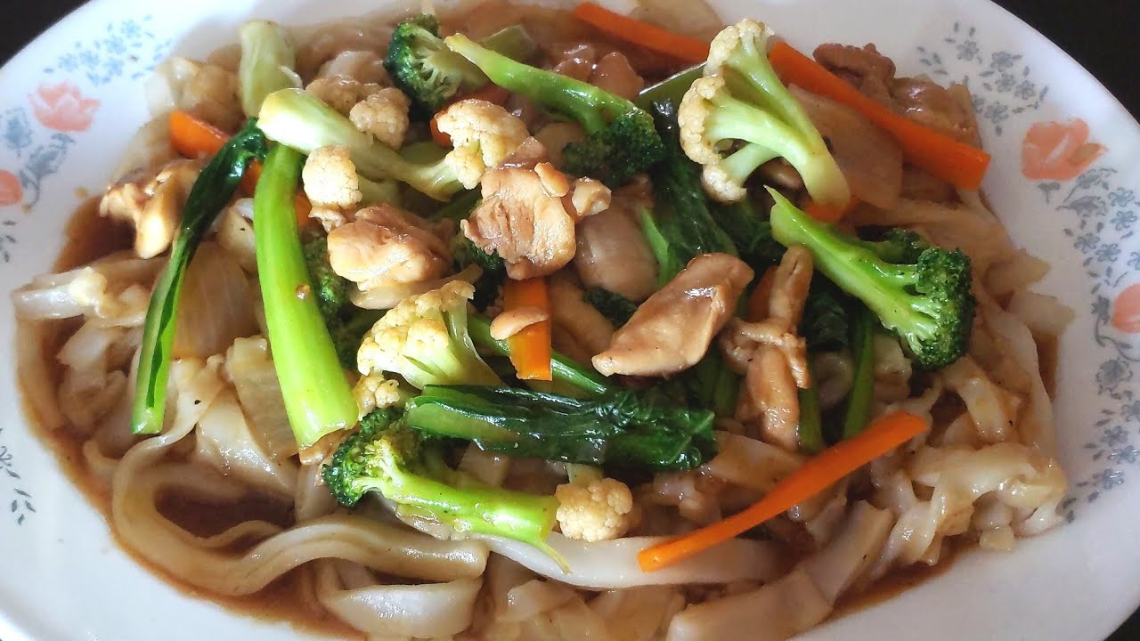 Order Pork Ladna Noodles food online from Amazing Myanmar Asian Cuisine store, Kentwood on bringmethat.com