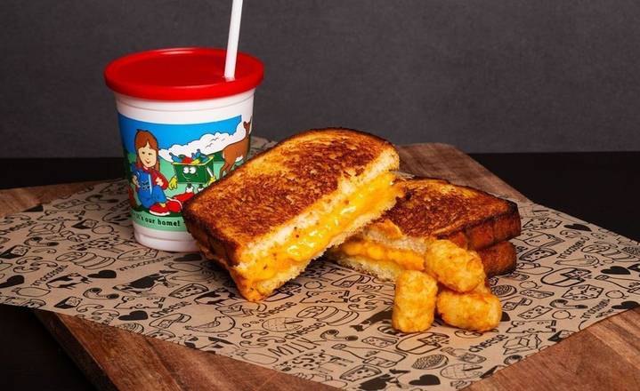 Order Kid's Grilled Cheese Meal - Delivery food online from I Heart Mac and Cheese store, Urbana on bringmethat.com