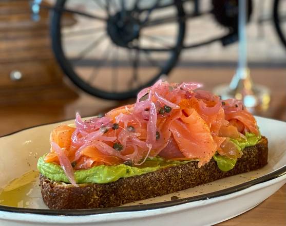 Order Salmon Avocado Toast food online from La Boulangerie Boul'Mich store, Key Biscayne on bringmethat.com