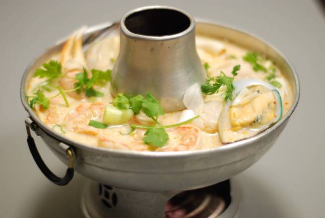 Order Tom Kah Talay Soup food online from Thai Taste store, Los Angeles on bringmethat.com