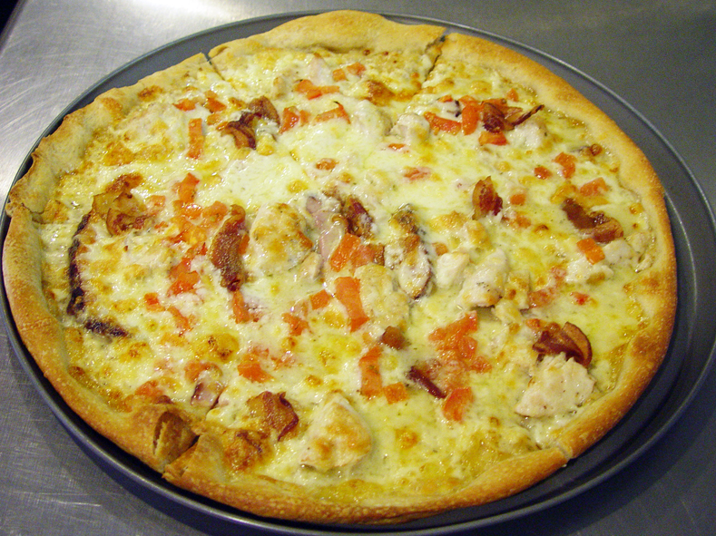 Order The Chicken Club Pizza or Calzone food online from Oak Street Pizza & Grill store, Pembroke on bringmethat.com