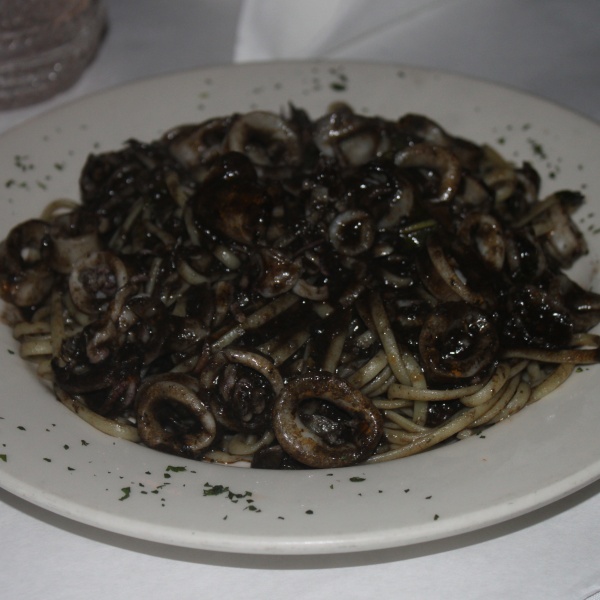 Order Linguine Inchiostro food online from Pesce pasta store, New York on bringmethat.com