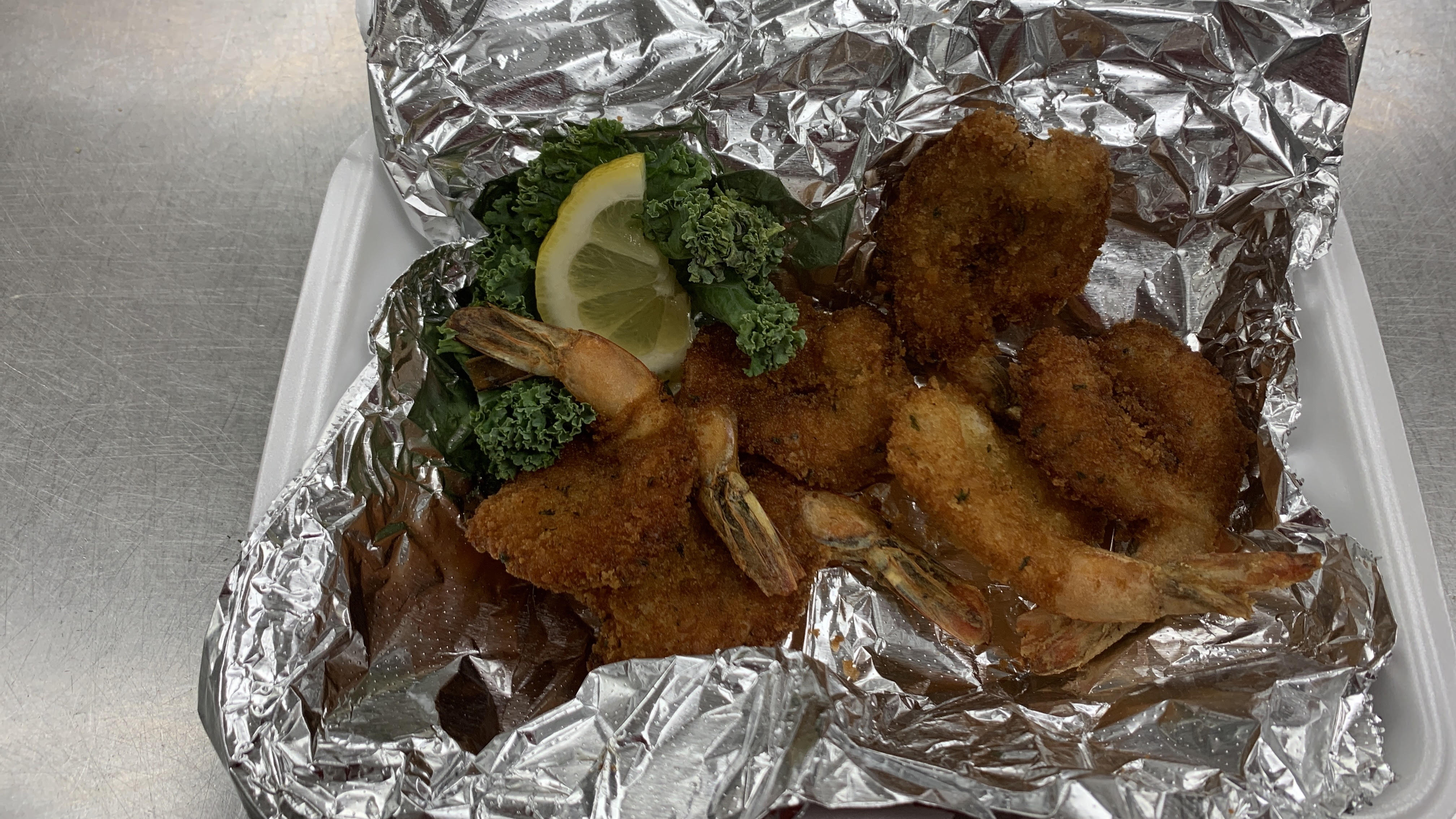 Order 6 Colossal Fried Shirmp food online from Waterman Pride Seafood store, Nottingham on bringmethat.com