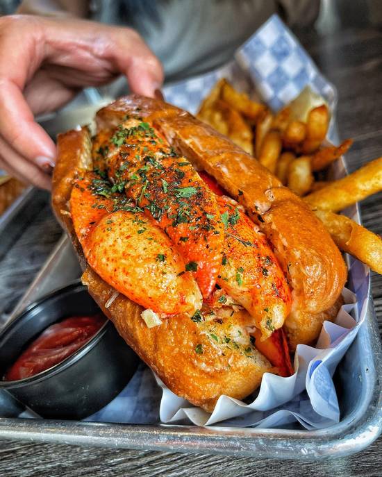 Order LOBSTER ROLL food online from The Dive Skc store, Temple City on bringmethat.com
