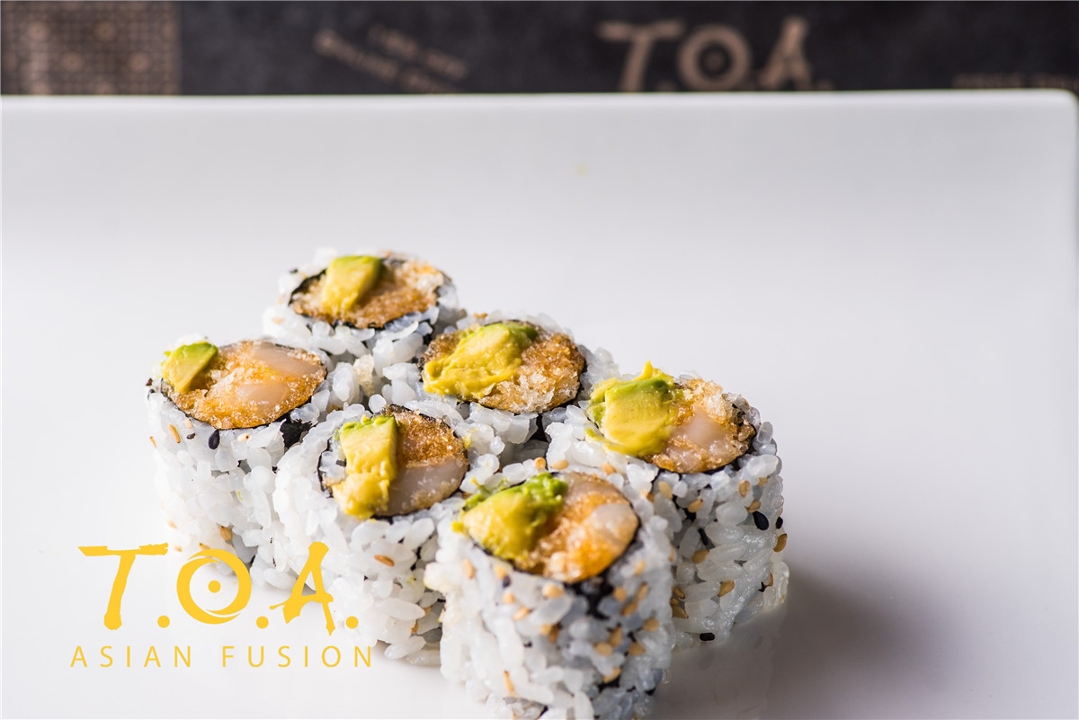 Order Spicy Scallop Avocado Roll food online from Toa Asian Fusion store, Farmingdale on bringmethat.com