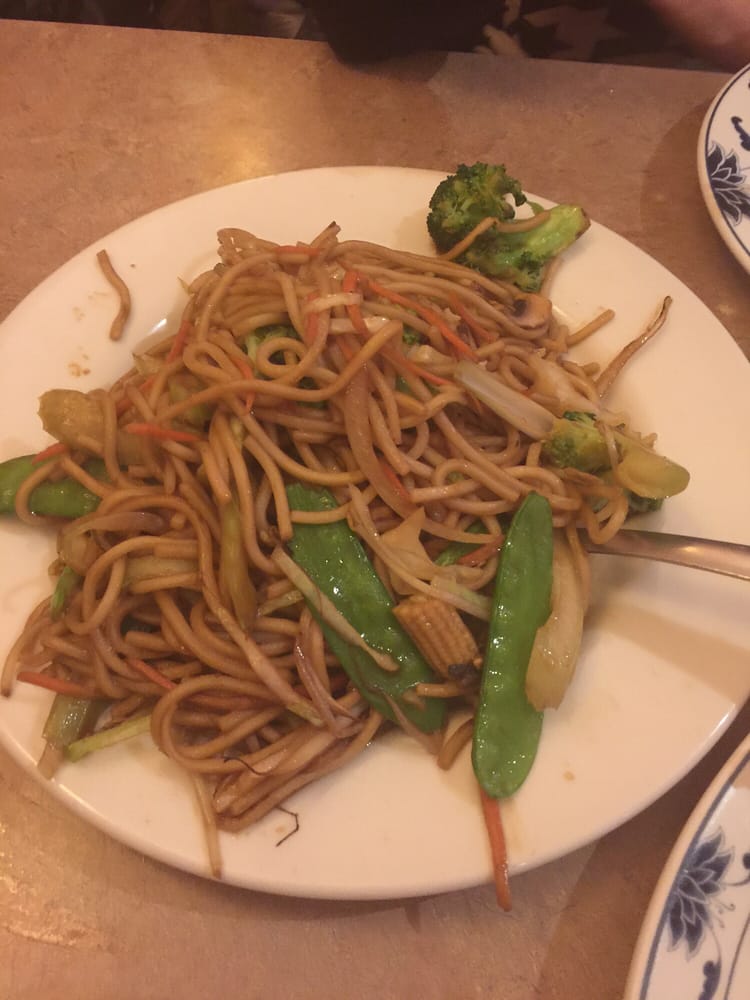 Order 28. Shrimp Lo Mein food online from China Star store, Omaha on bringmethat.com