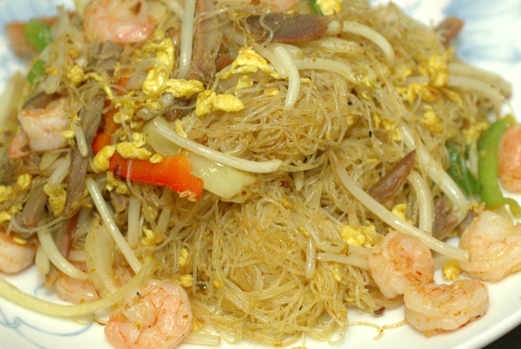 Order Singaporean Style Rice Noodle food online from Asian Pearl store, Richmond on bringmethat.com