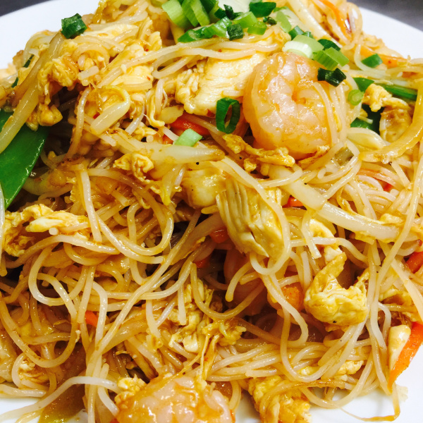 Order Khoo Tom Yam Rice Noodle 本楼 东炎 米粉 food online from Khoo Restaurant store, West Warwick on bringmethat.com
