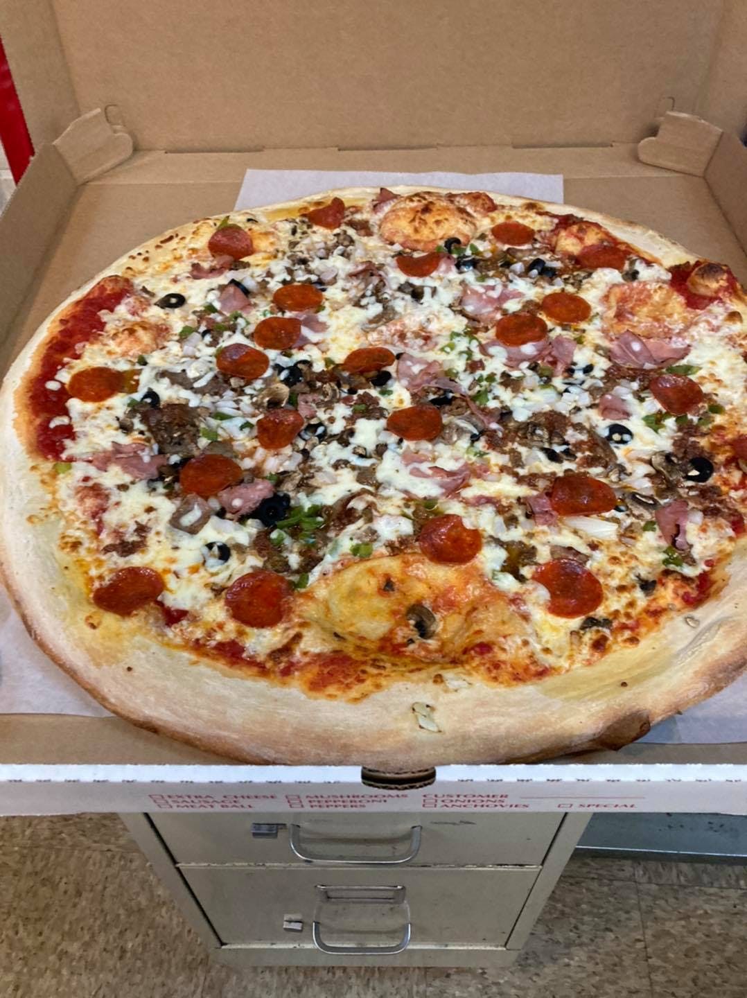 Order Roma's Supreme Pizza - Small 12" food online from Romas Pizza store, Red Lion on bringmethat.com