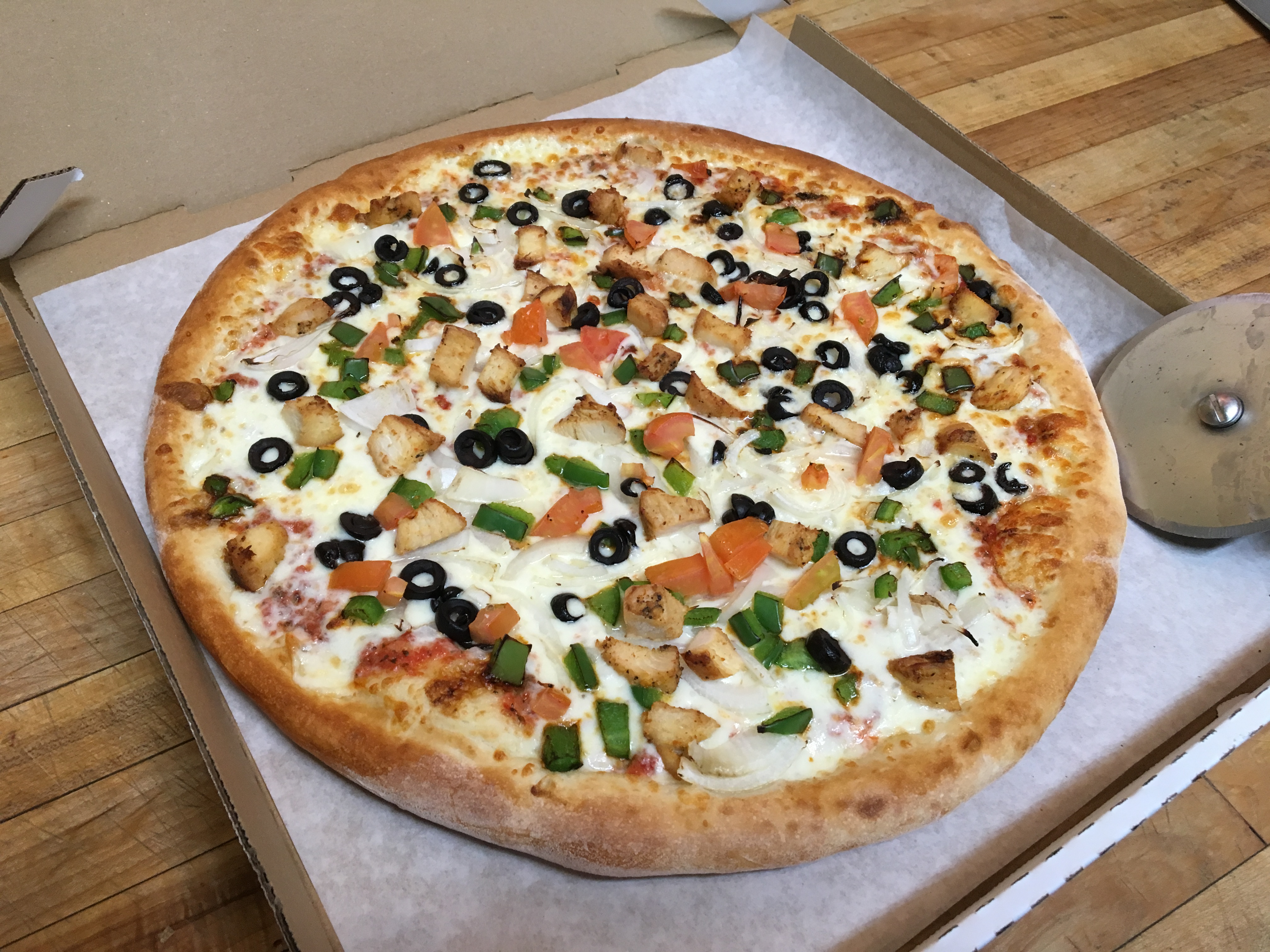 Order Vegetarian Pizza food online from Guido's Pizza and Pasta store, Northridge on bringmethat.com