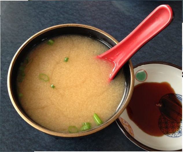 Order 1141. Miso Soup food online from Yama Sushi Restaurant store, San Francisco on bringmethat.com