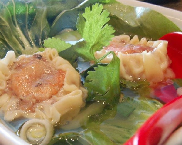 Order Wonton Soup food online from Mango Thai Cuisine store, Plano on bringmethat.com