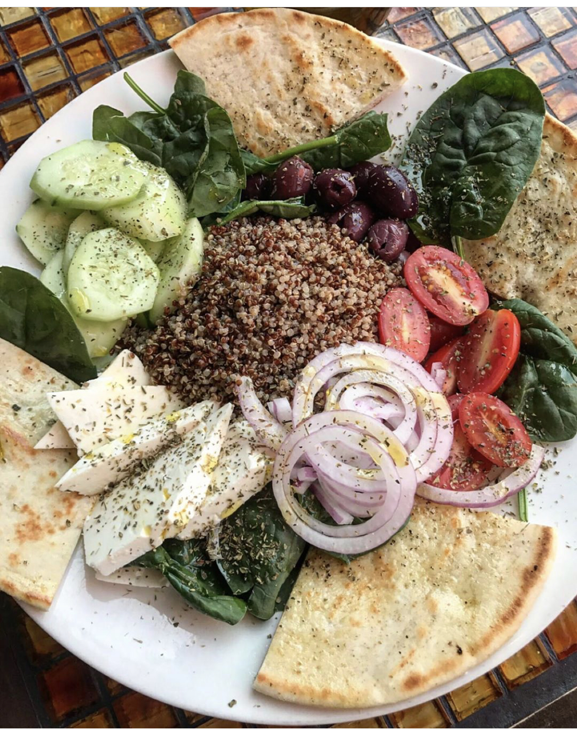 Order Greek Spinach Quinoa Bowl food online from Good Eats Diner store, Maspeth on bringmethat.com
