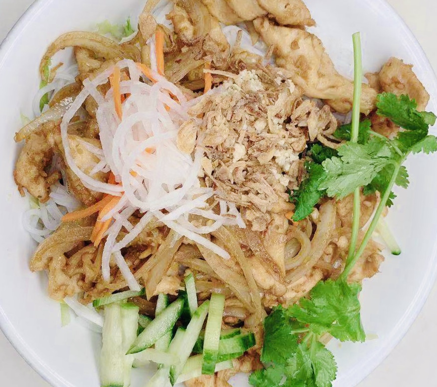 Order B8. Bun Ga Xao Xa food online from Pho Saigon store, Youngstown on bringmethat.com