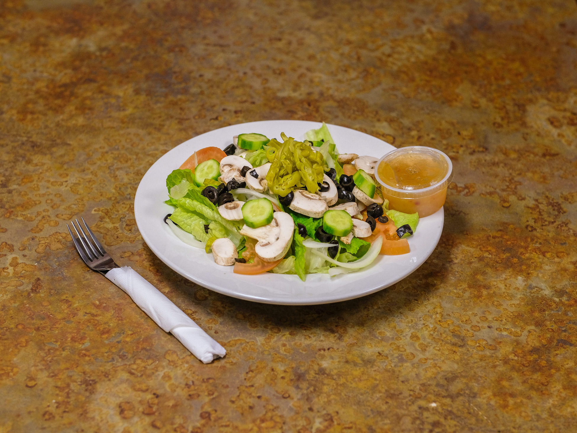 Order Garden Salad food online from Papas Pizza store, San Diego on bringmethat.com