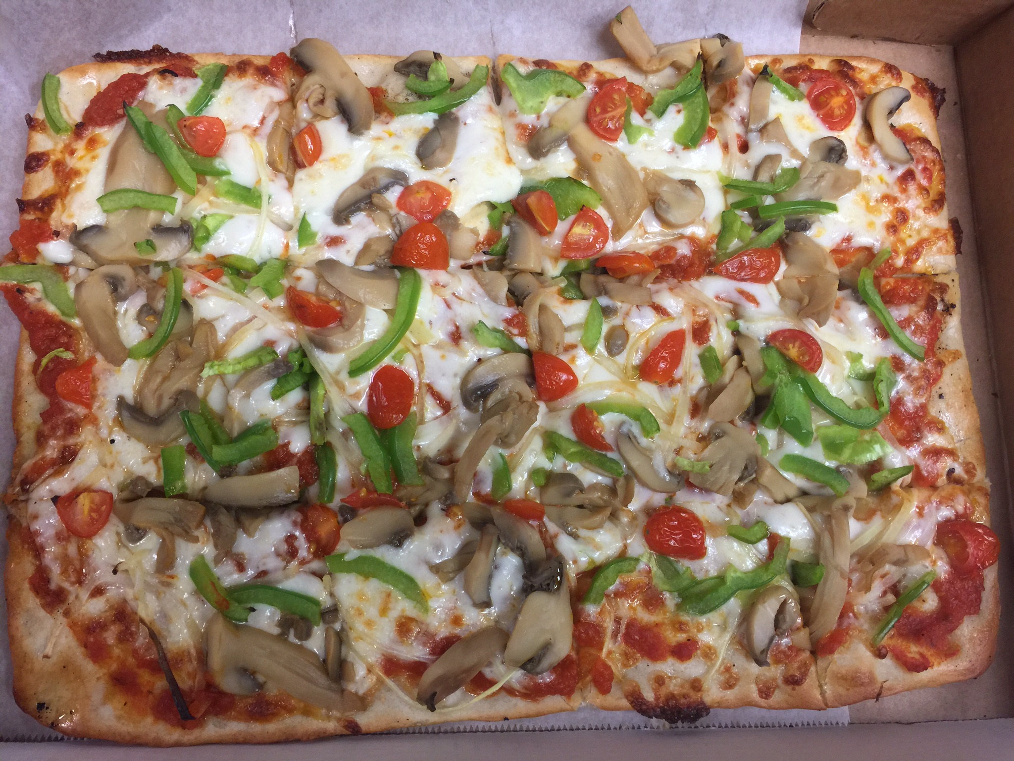 Order Veggie Pizza food online from Dominic's Bar & Grille store, Monrovia on bringmethat.com