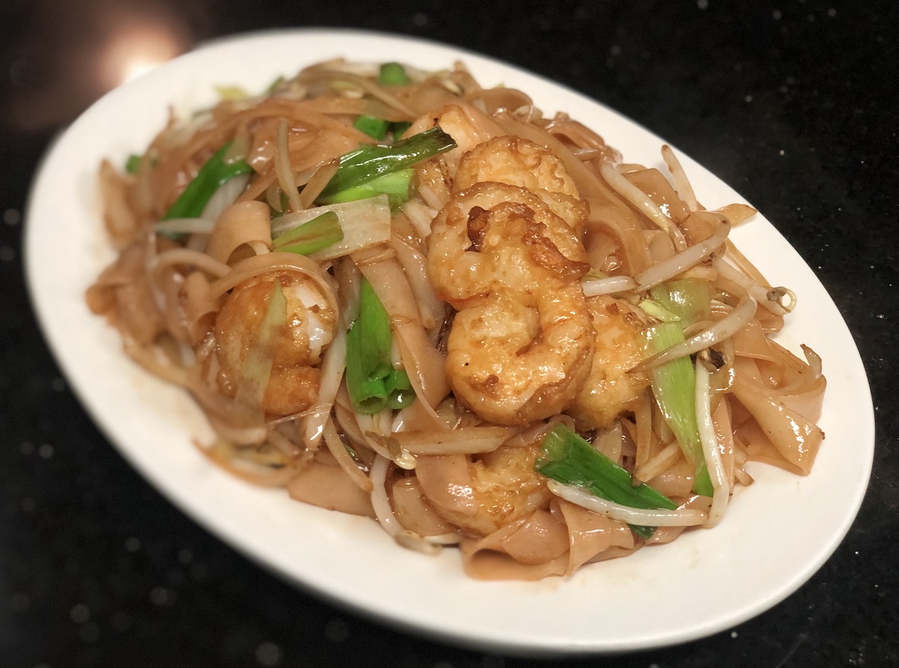 Order Cantonese Chow Fun - Shrimp/干炒虾河粉 food online from Chef Tang store, Vista on bringmethat.com