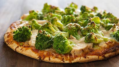 Order Chicken and Broccoli Pizza food online from Lenny's Pizza Time store, Farmingdale on bringmethat.com
