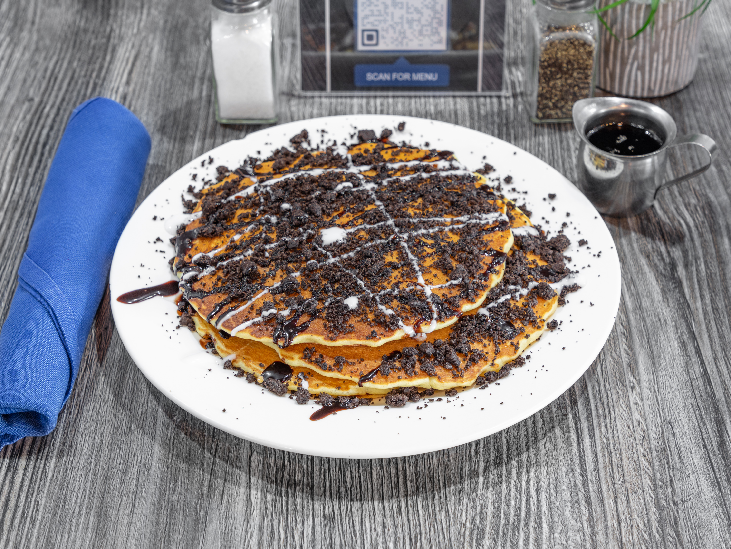 Order Oreo Pancakes food online from Mimi's Star Cafè store, Dallas on bringmethat.com
