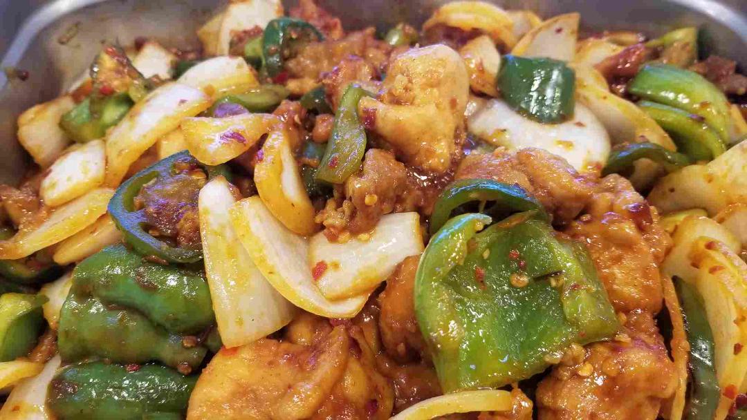 Order Spicy Chicken food online from Chinatown Express store, Los Angeles on bringmethat.com
