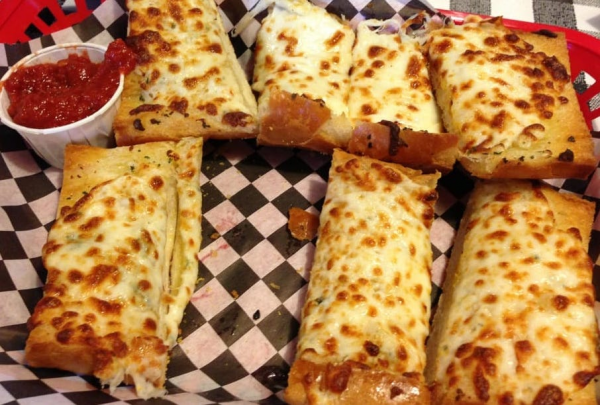 Order Cheesy Garlic Bread food online from Windy City Pizza store, San Mateo on bringmethat.com