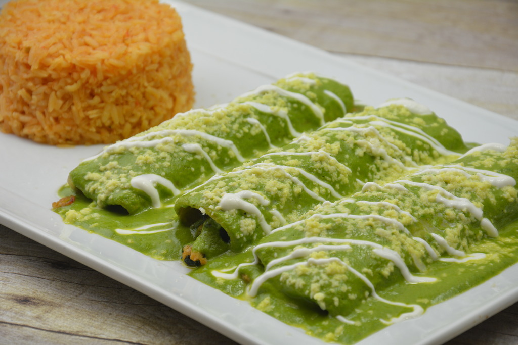 Order Spinach and Chicken Enchiladas Dinner food online from El Tapatio store, Rocky Mount on bringmethat.com
