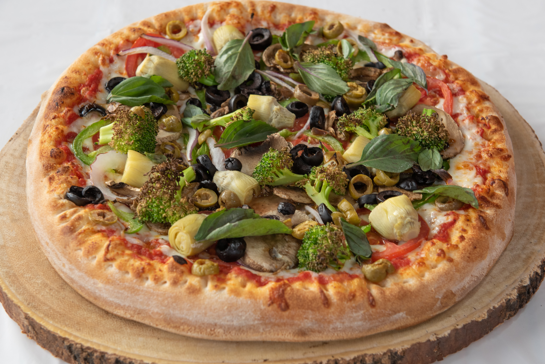 Order Drag-it Garden Pizza food online from Roma Pizza & Pasta store, Nashville on bringmethat.com
