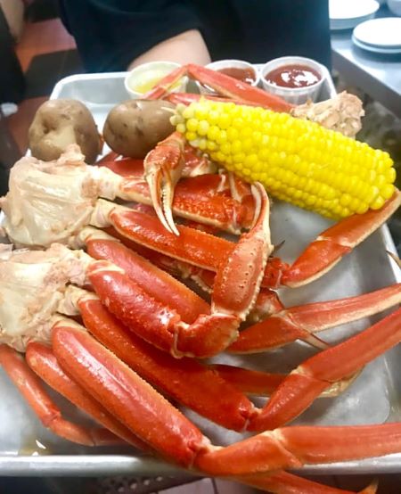Order 2 lb. Snow Crab Boils food online from Ragin Cajun Cafe store, Redondo Beach on bringmethat.com