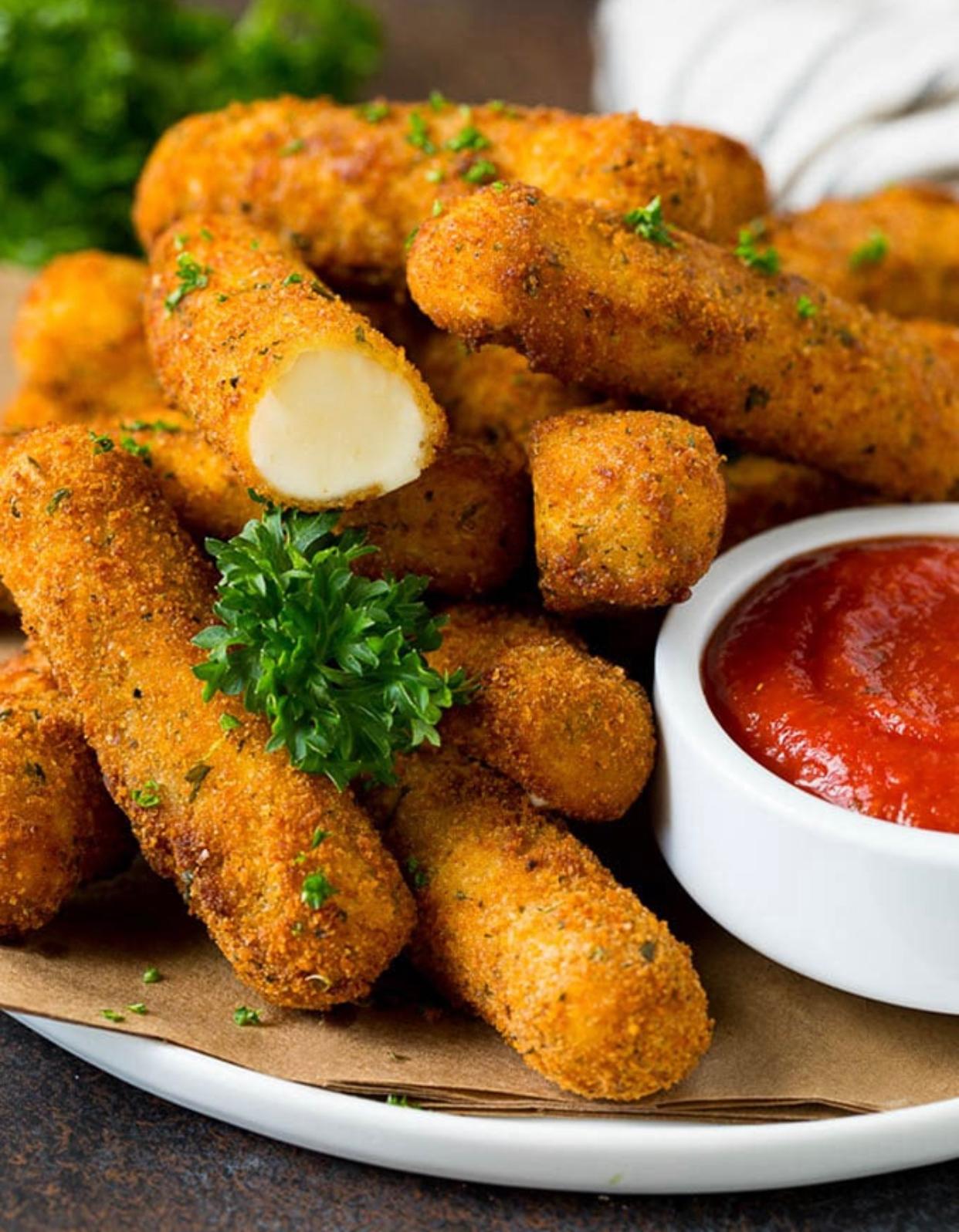 Order 6 Mozzarella Sticks combo  food online from Fried Chicken store, Brooklyn on bringmethat.com