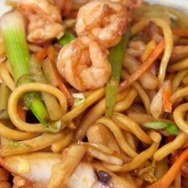 Order R10. Jumbo Shrimp Lo Mein food online from Mint chinese and thai cuisine store, Chamblee on bringmethat.com