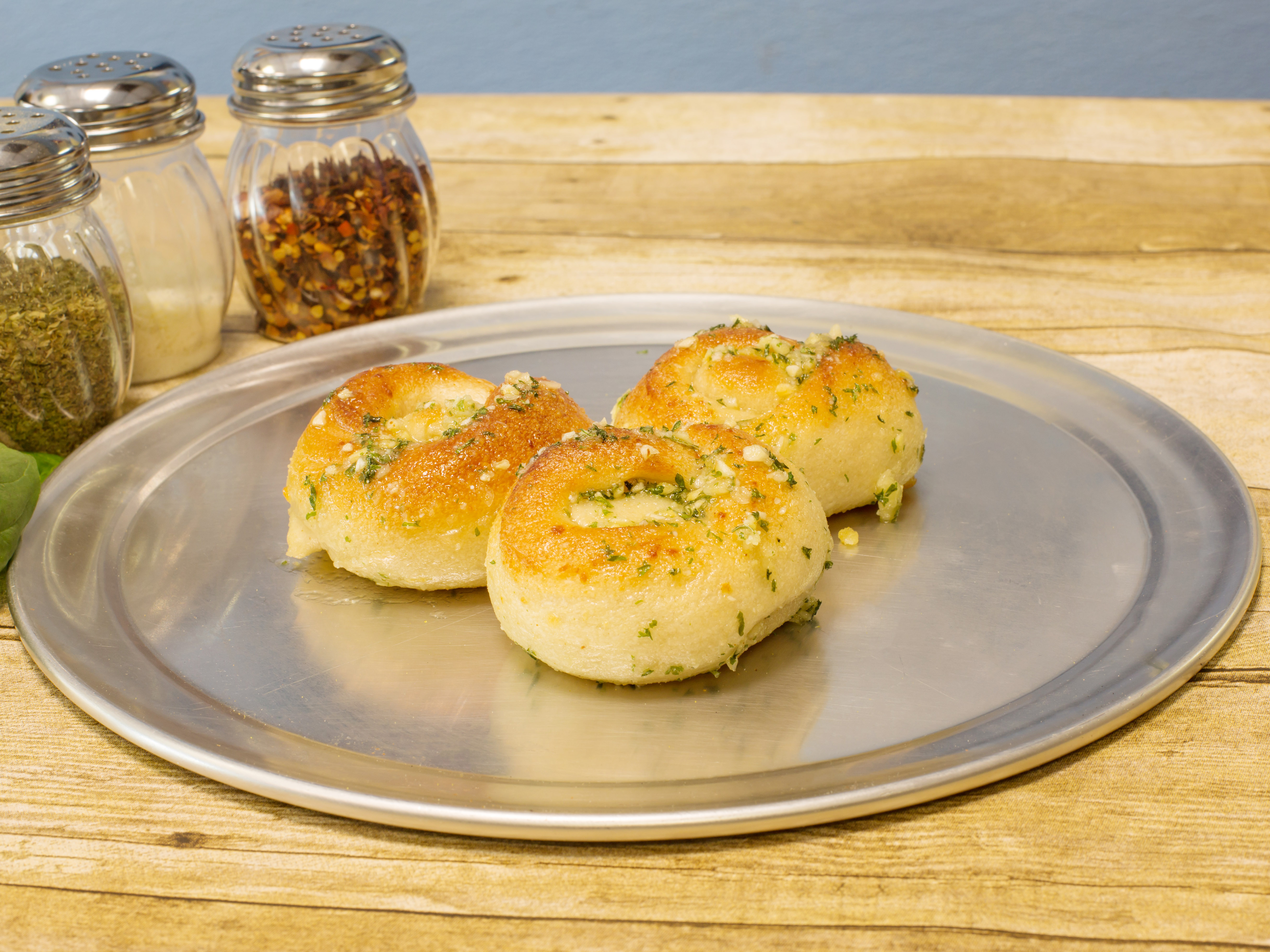 Order 3 Piece Garlic Knot Bread food online from Pizzeria Las Americas store, Jersey City on bringmethat.com