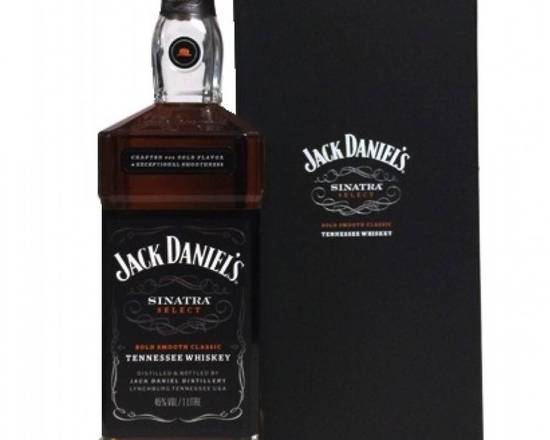 Order Jack Daniel's, Sinatra Select Bold Smooth Classic Tennessee Whiskey (NV) · 1 L food online from House Of Wine store, New Rochelle on bringmethat.com
