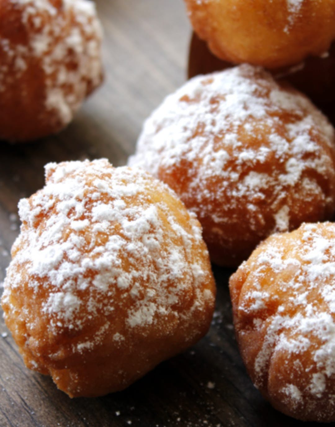 Order Italian Zeppoles - 6 Pieces food online from Two Tony's Pizza store, Linden on bringmethat.com