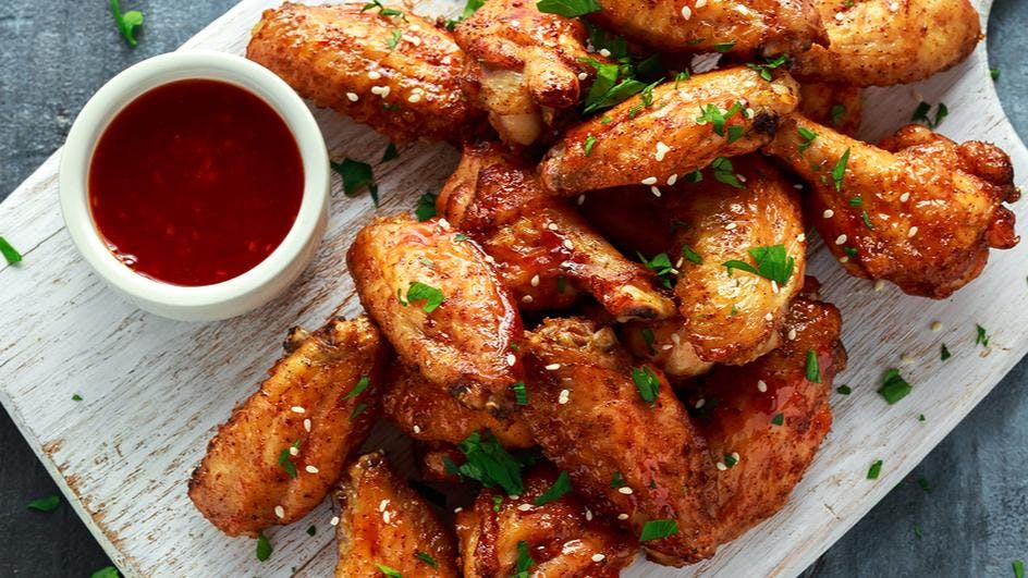 Order Oven Baked Wings - 6 Pieces food online from Papazzi Pizzeria store, Bellevue on bringmethat.com