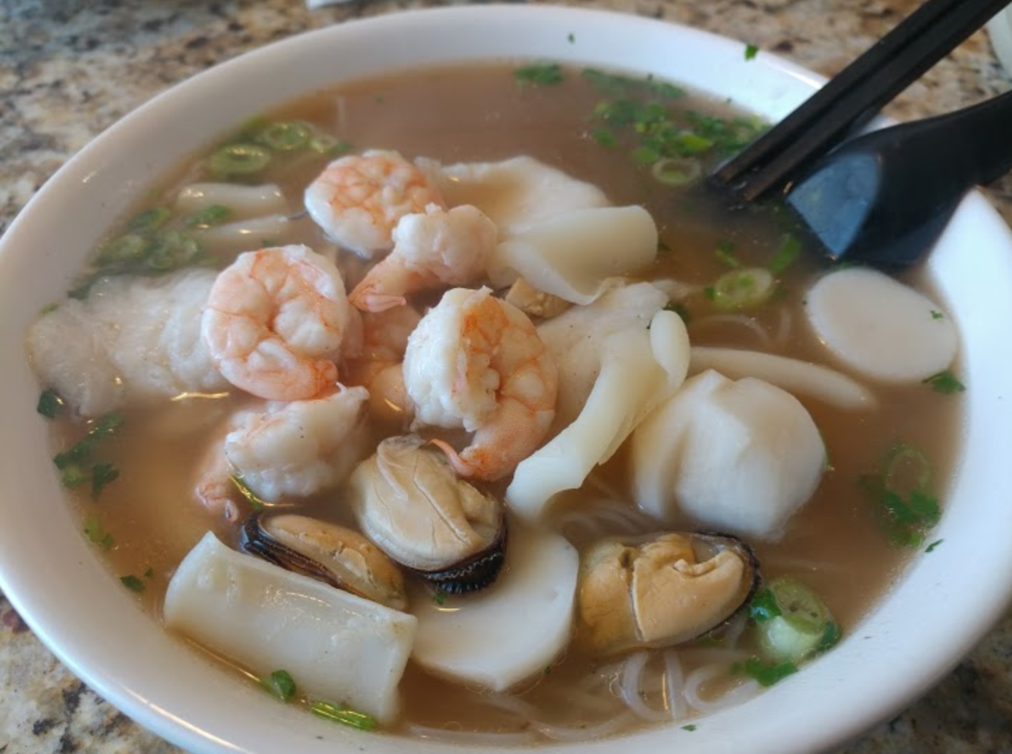 Order Seafood Noodle Soup with Broth food online from Noodle Q Home Style Fresh Noodles and Sushi store, Fresno on bringmethat.com