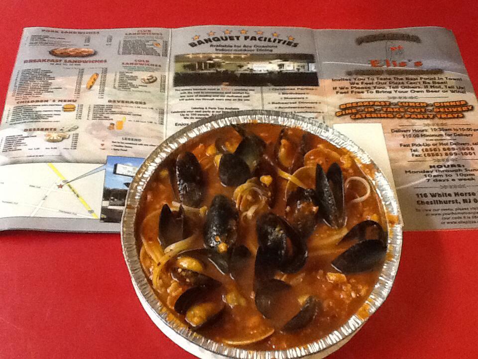 Order Clams and Mussels Fra Diavolo Dinner food online from Elis Pizzeria store, Chesilhurst on bringmethat.com