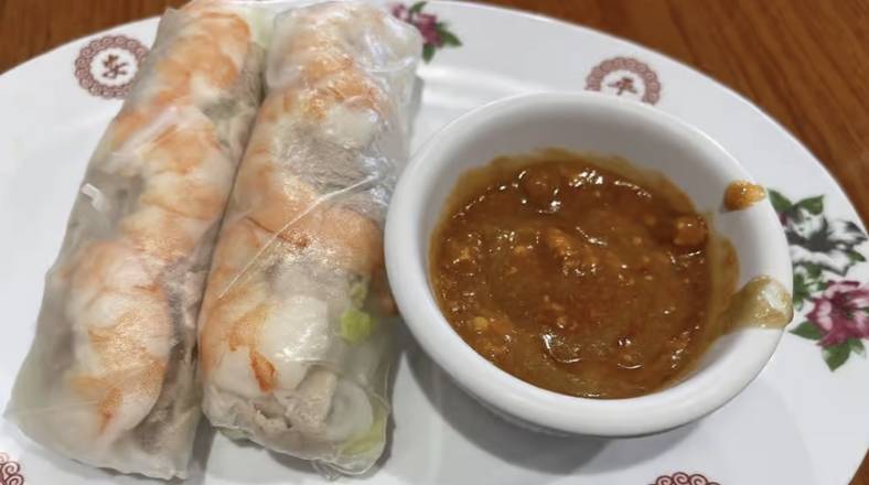 Order Spring Rolls food online from Kim Anh's Noodle House store, New Orleans on bringmethat.com