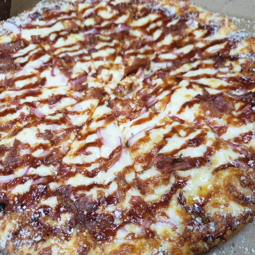 Order BBQ Chicken Pizza - Small (6 Pieces) food online from Zino's Subs Pizza & Catering store, Livonia on bringmethat.com