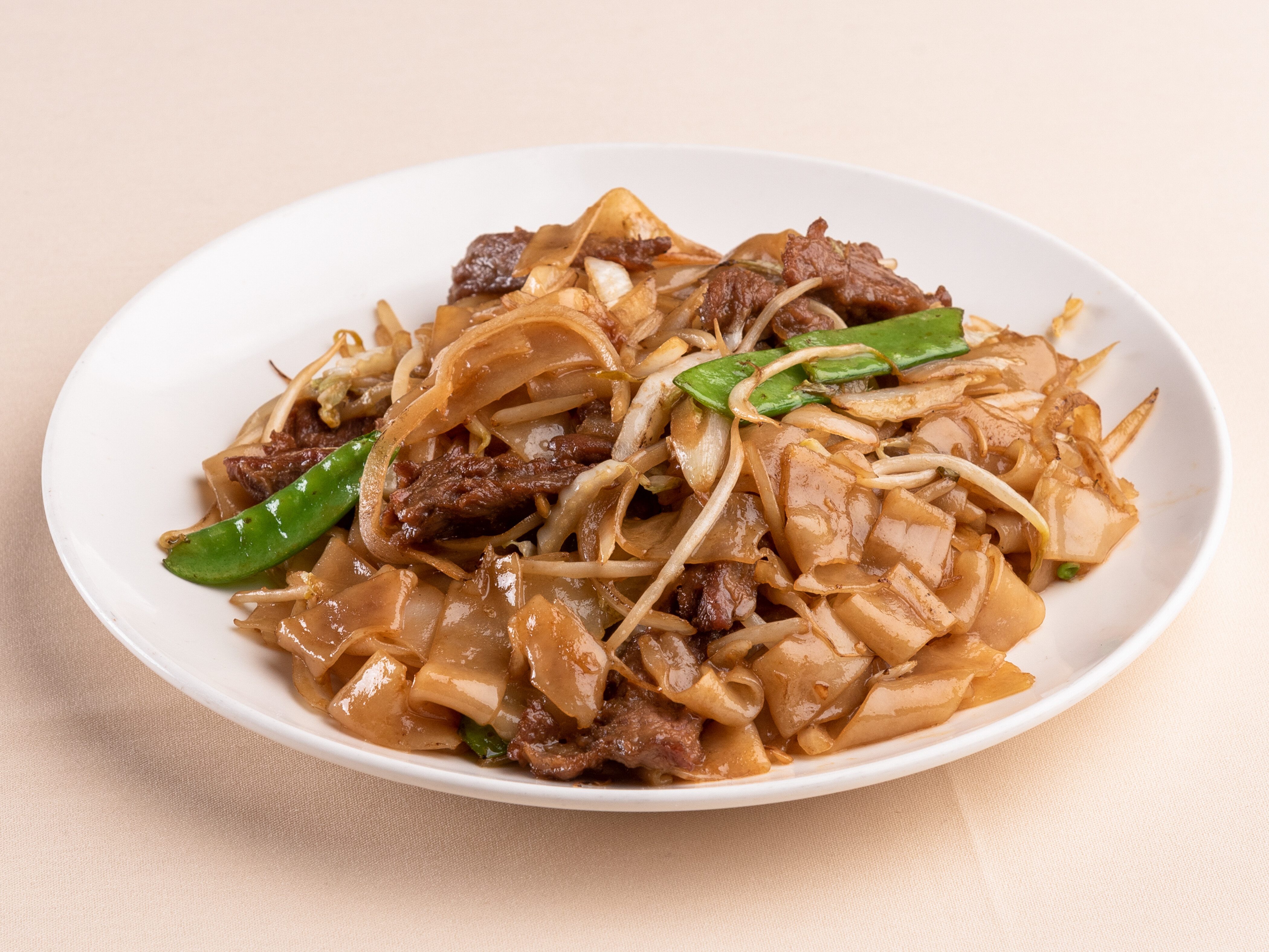 Order N23: Beef Chow Fun food online from China Sky store, Winchester on bringmethat.com