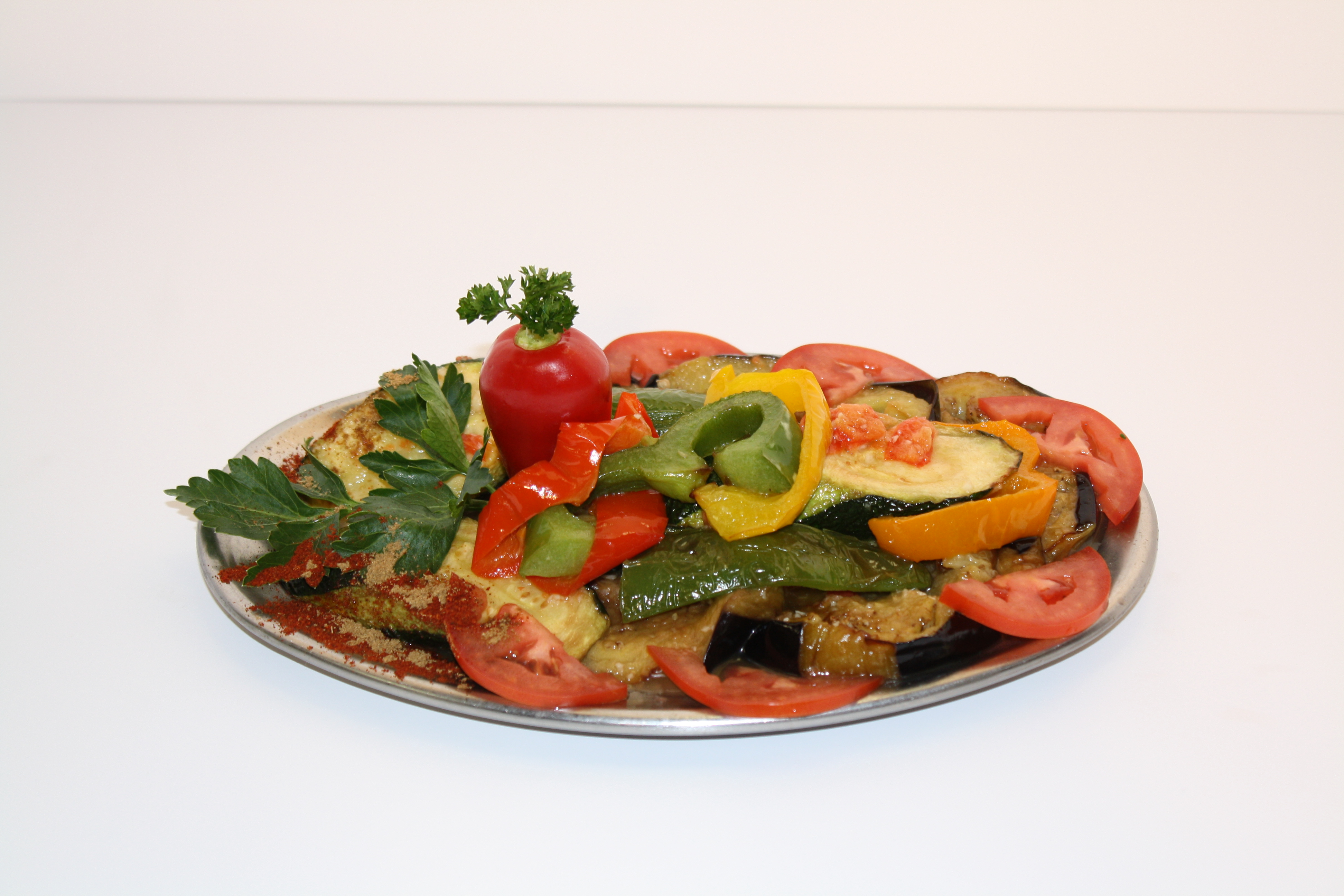 Order Sky Veggie Plate food online from Sky Restaurant & Lounge store, Winnetka on bringmethat.com