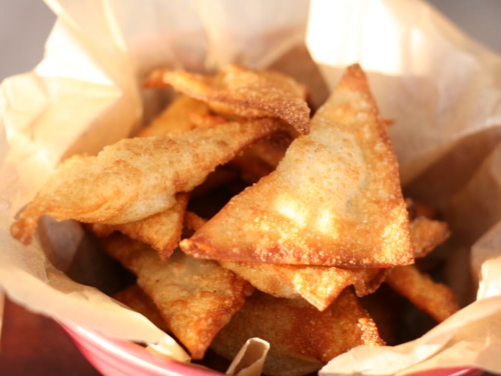 Order Fried Wontons food online from Hollywood Noodle store, Arcadia on bringmethat.com