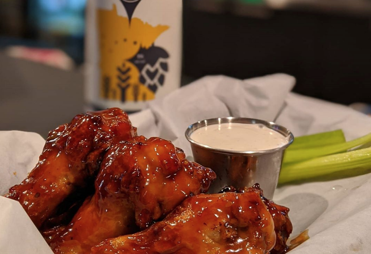 Order Bone-In Chicken Wings food online from The Caddy Shack Indoor Golf & Pub store, Duluth on bringmethat.com